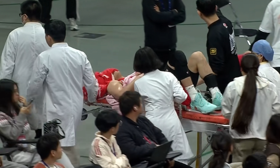 火狐电竞官方网站-广州男篮遭遇沉重打击！郭艾伦再次遭遇重伤，恐面临赛季报销